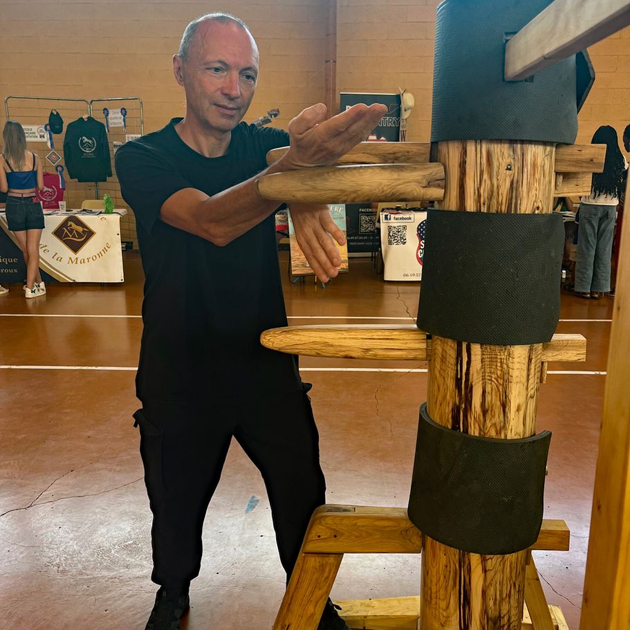 présentation du mannequin de bois de Wing Chun